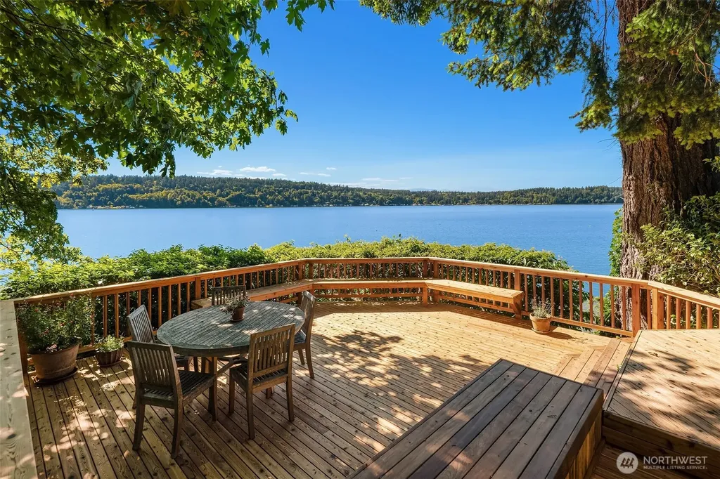 10157 SW 263rd Street Vashon WA 98070