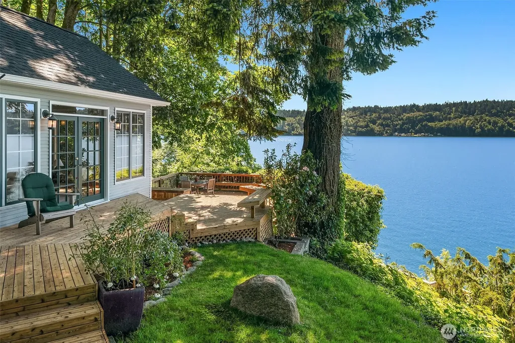 10157 SW 263 Street Vashon WA 98070