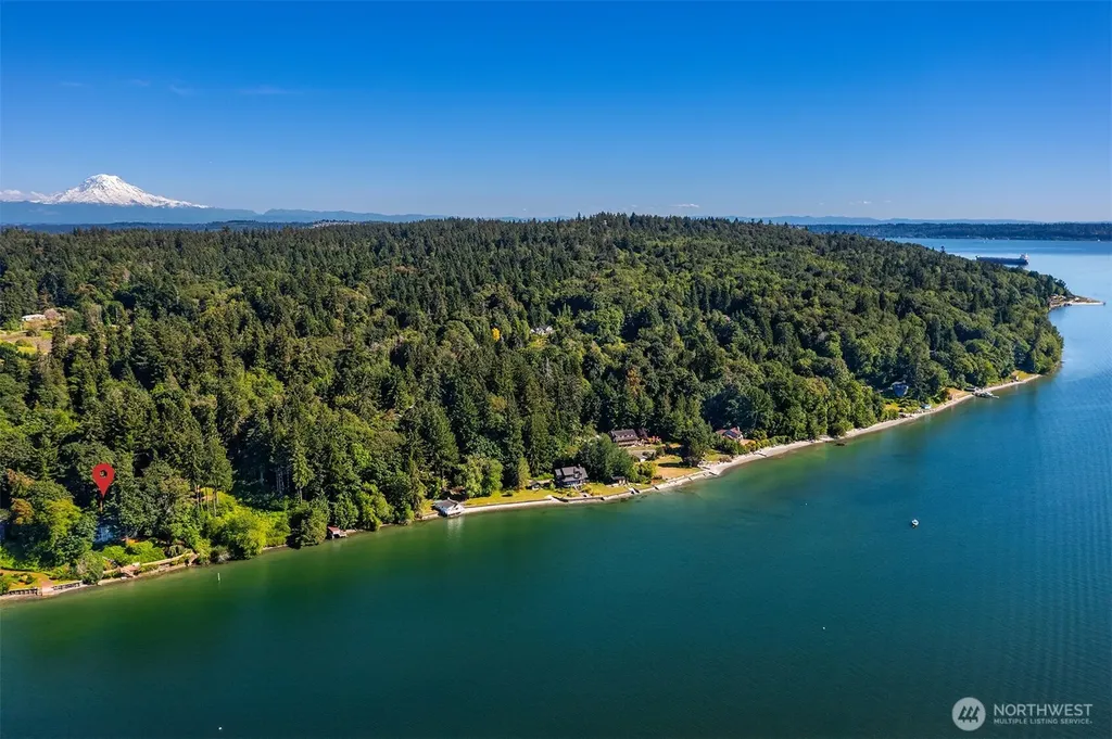 10157 SW 263rd Street Vashon WA 98070