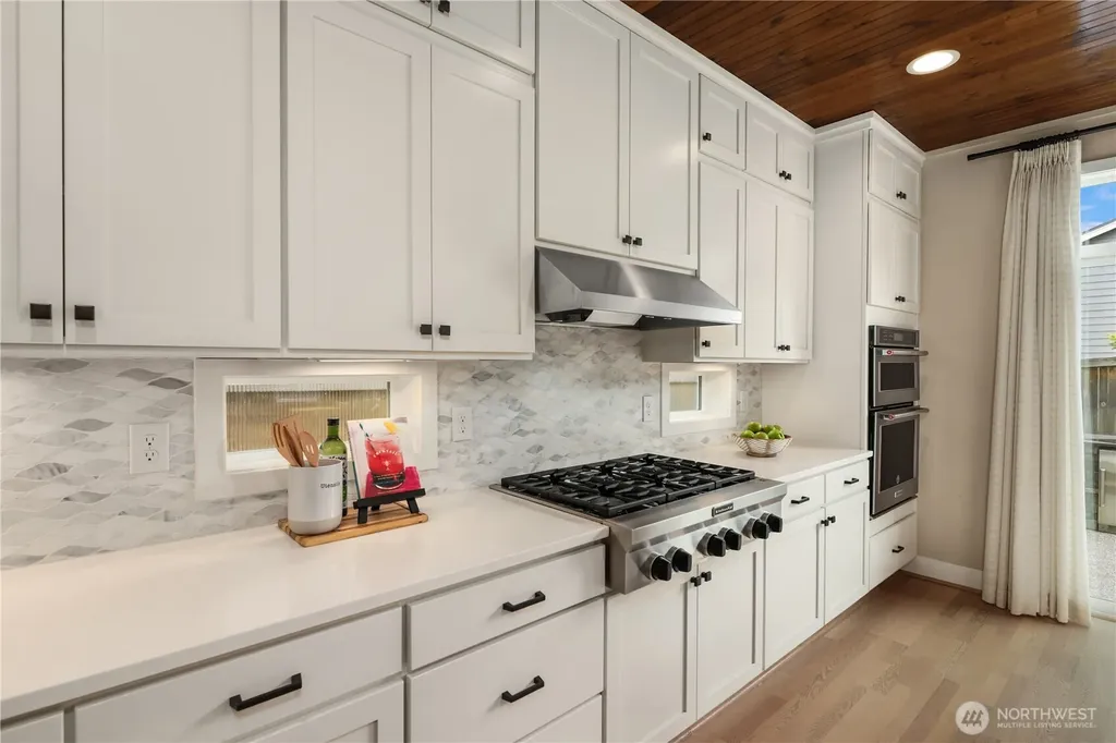 1444 242nd Avenue NE Sammamish WA 98074