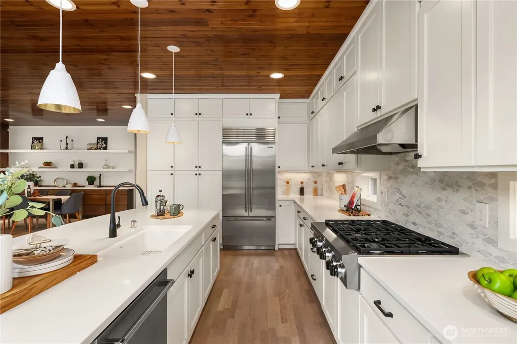 1444 242nd Avenue NE Sammamish WA 98074
