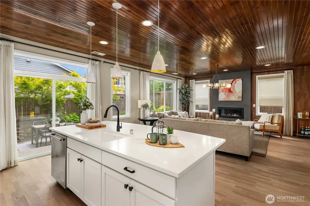1444 242nd Avenue NE Sammamish WA 98074