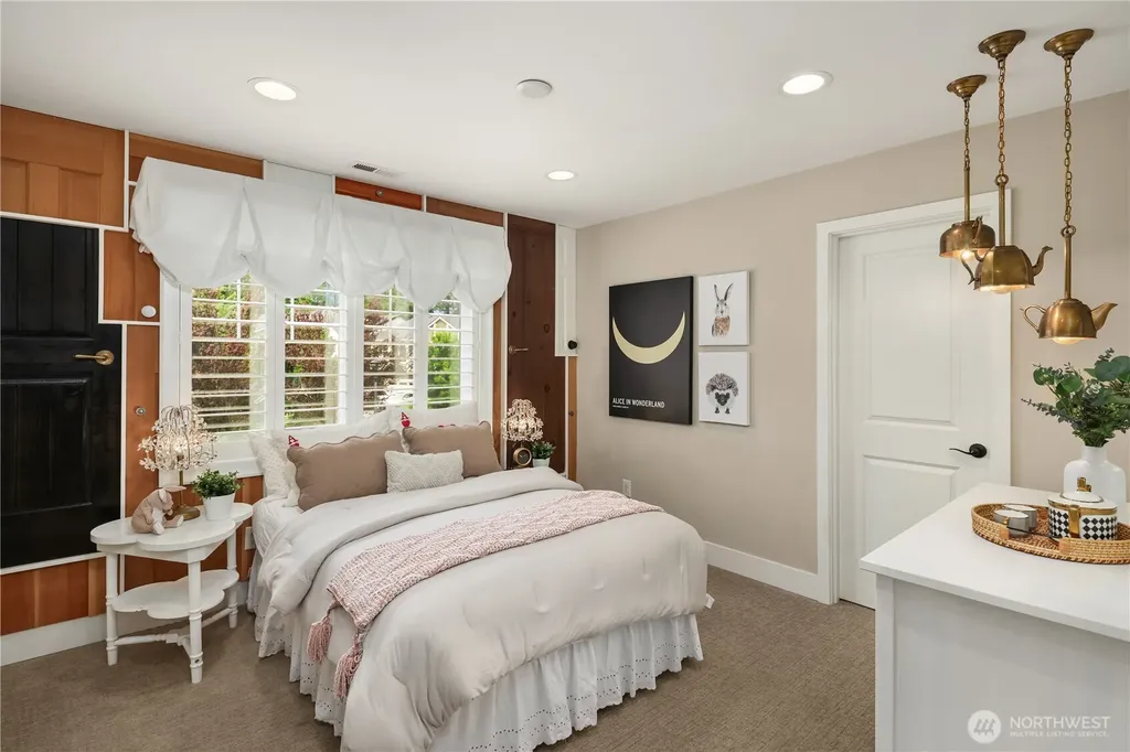 1444 242nd Avenue NE Sammamish WA 98074