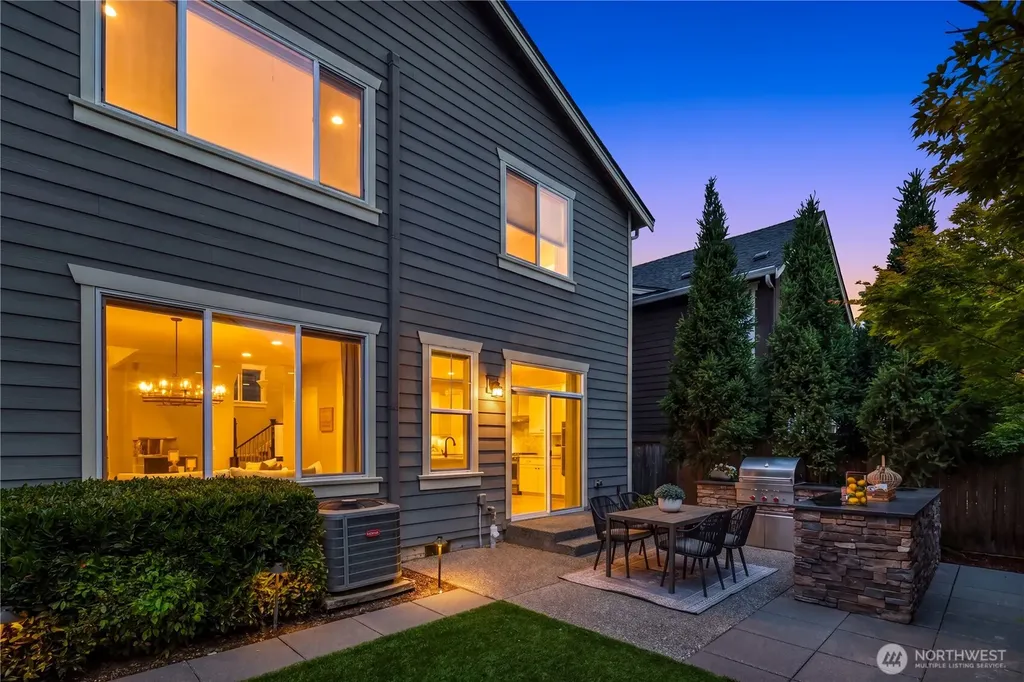 1444 242nd Avenue NE Sammamish WA 98074