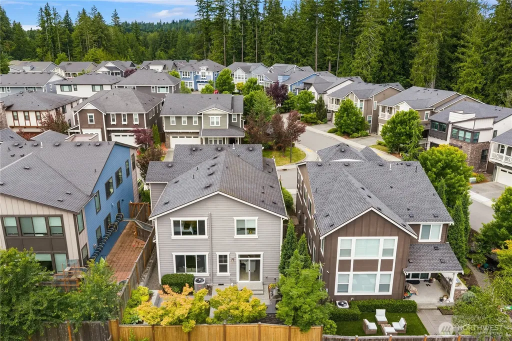 1444 242nd Avenue NE Sammamish WA 98074