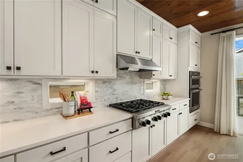 1444 242nd Avenue NE Sammamish WA 98074
