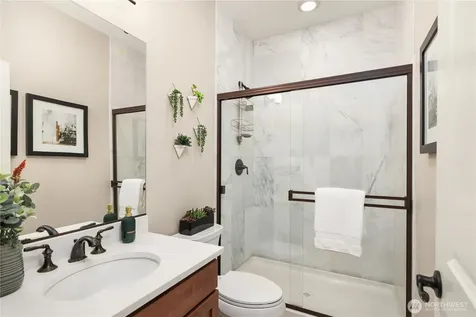 1444 242nd Avenue NE Sammamish WA 98074