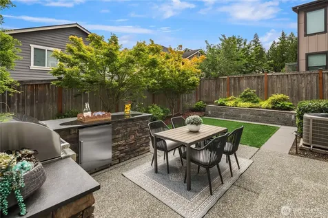 1444 242nd Avenue NE Sammamish WA 98074