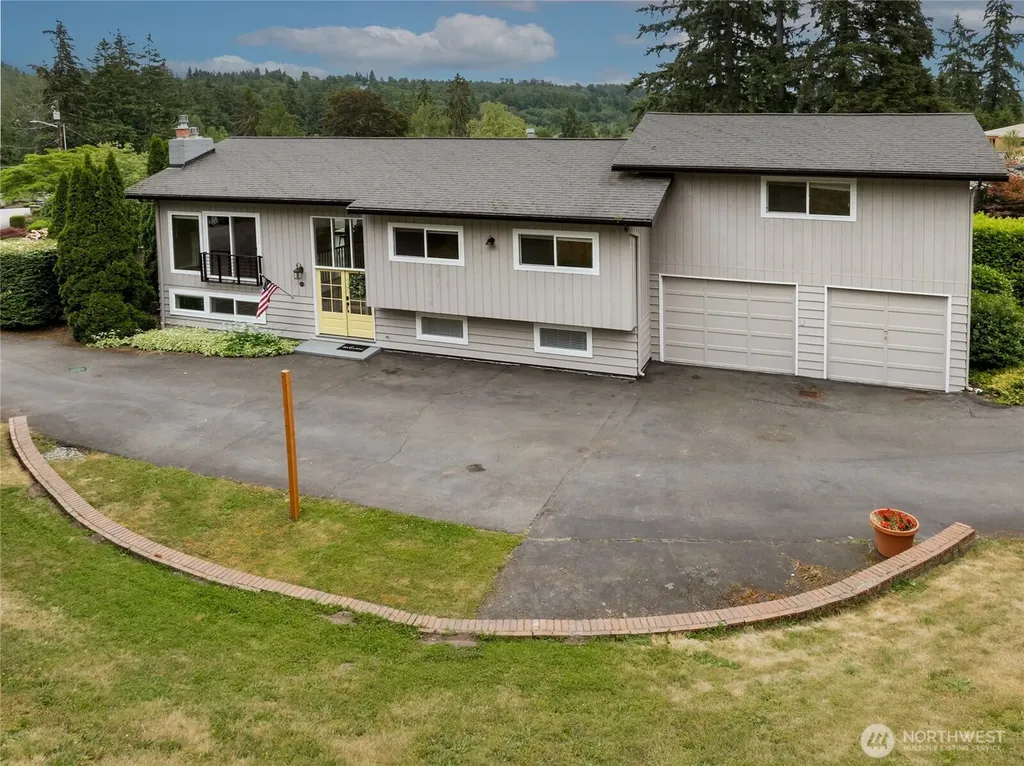 304 128th Avenue SE Bellevue WA 98005