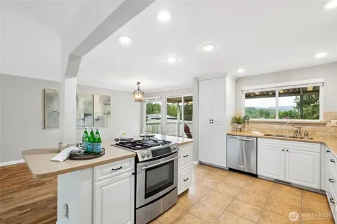 304 128th Avenue SE Bellevue WA 98005