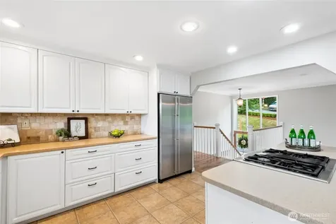 304 128th Avenue SE Bellevue WA 98005