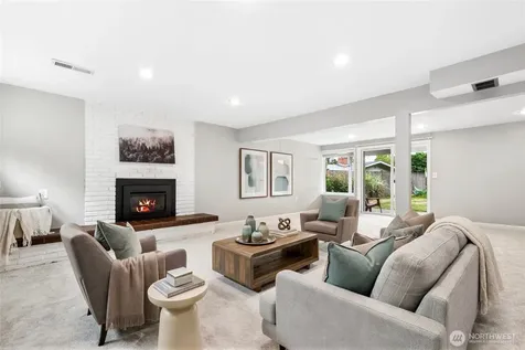 304 128th Avenue SE Bellevue WA 98005