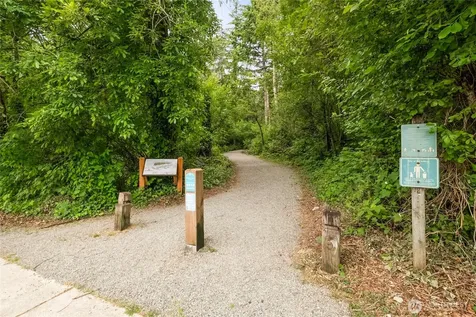 304 128th Avenue SE Bellevue WA 98005