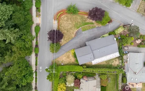 304 128th Avenue SE Bellevue WA 98005