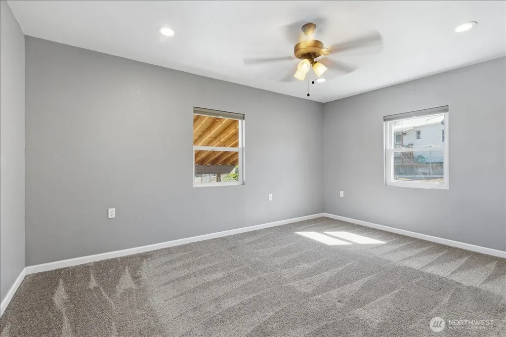 219 Washington Place Electric City WA 99123