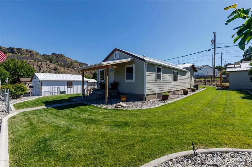 219 Washington Place Electric City WA 99123