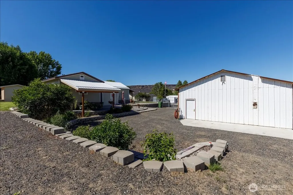 219 Washington Place Electric City WA 99123