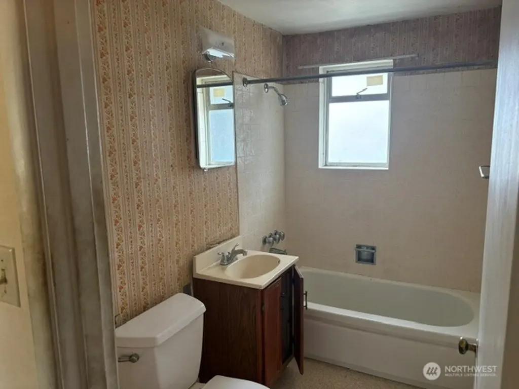 741 N 128th Street Seattle WA 98133