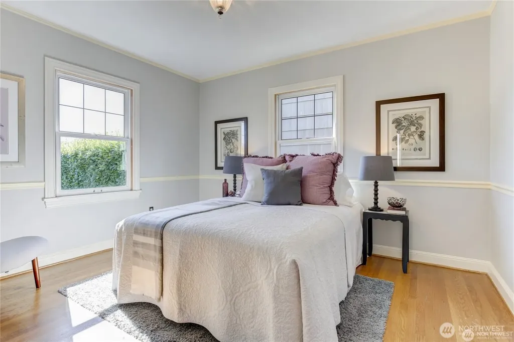 2916 28th Avenue W Seattle WA 98199