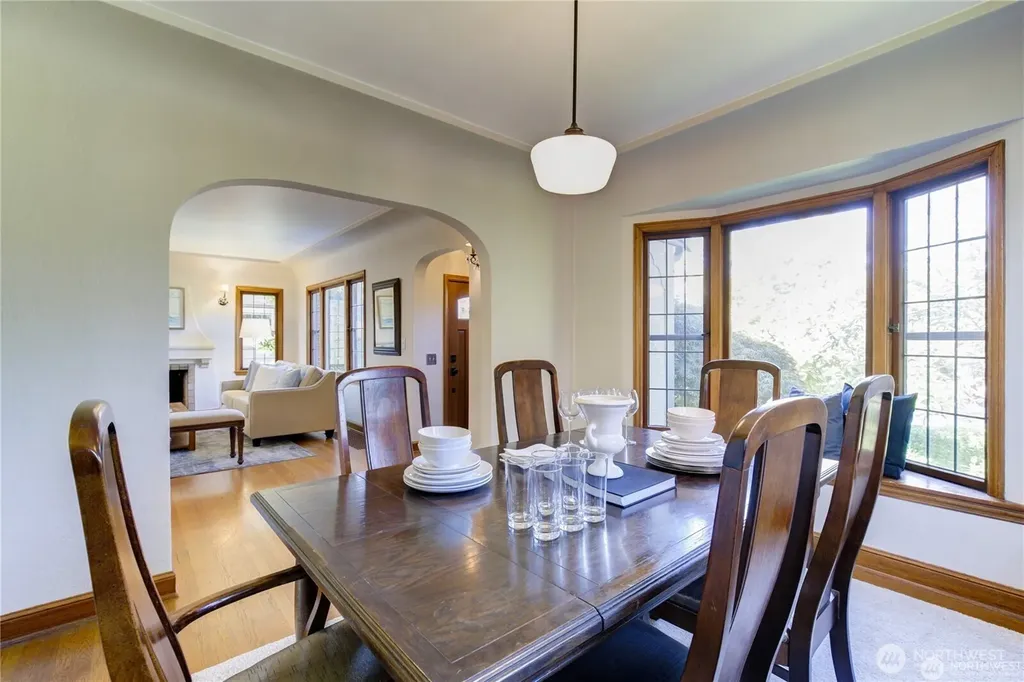 2916 28th Avenue W Seattle WA 98199