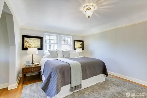 2916 28th Avenue W Seattle WA 98199