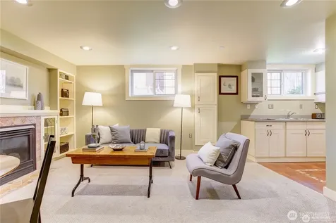 2916 28th Avenue W Seattle WA 98199