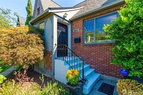 2916 28th Avenue W Seattle WA 98199