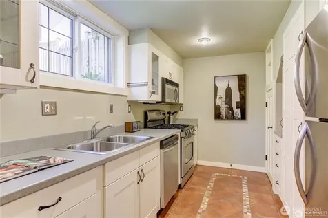 2916 28th Avenue W Seattle WA 98199