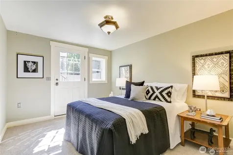 2916 28th Avenue W Seattle WA 98199