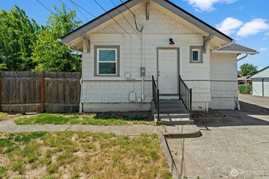 3857 S Park Avenue Tacoma WA 98418