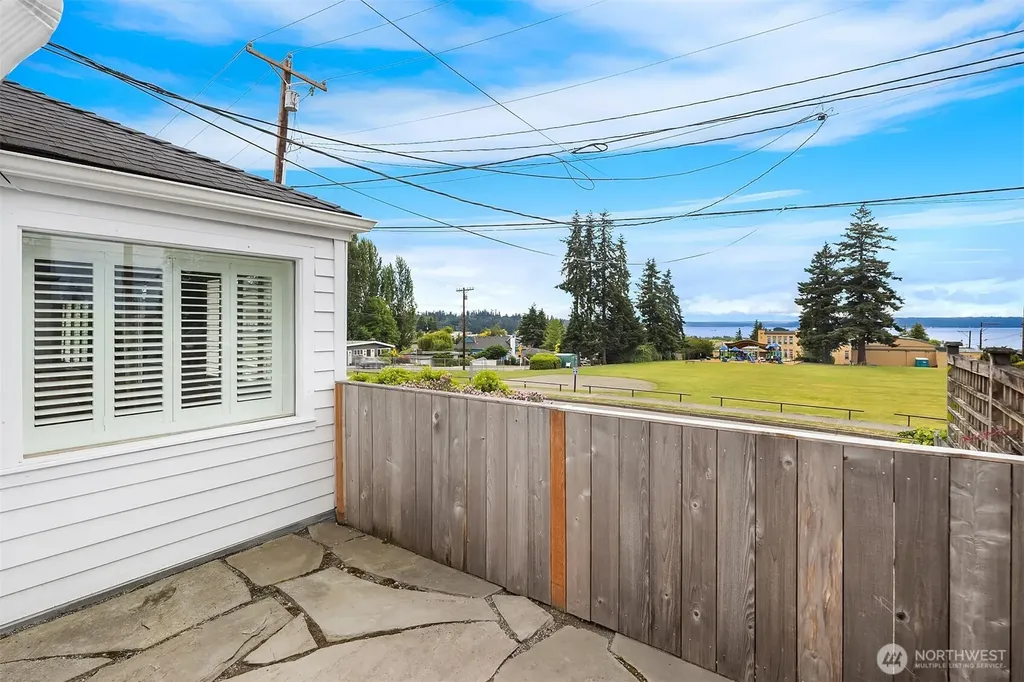 103 8th Avenue S Edmonds WA 98020