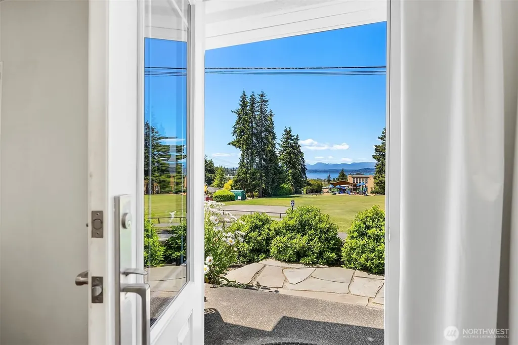 103 8th Avenue S Edmonds WA 98020