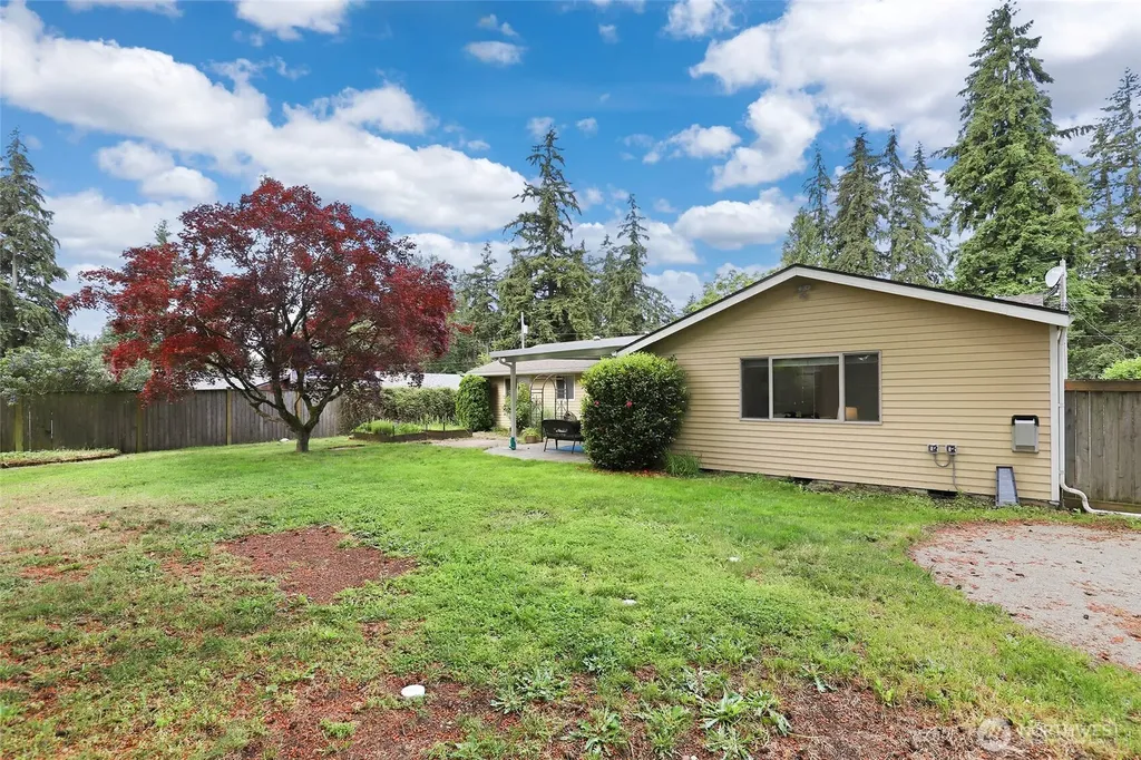 35626 13th Avenue SW Federal Way WA 98023