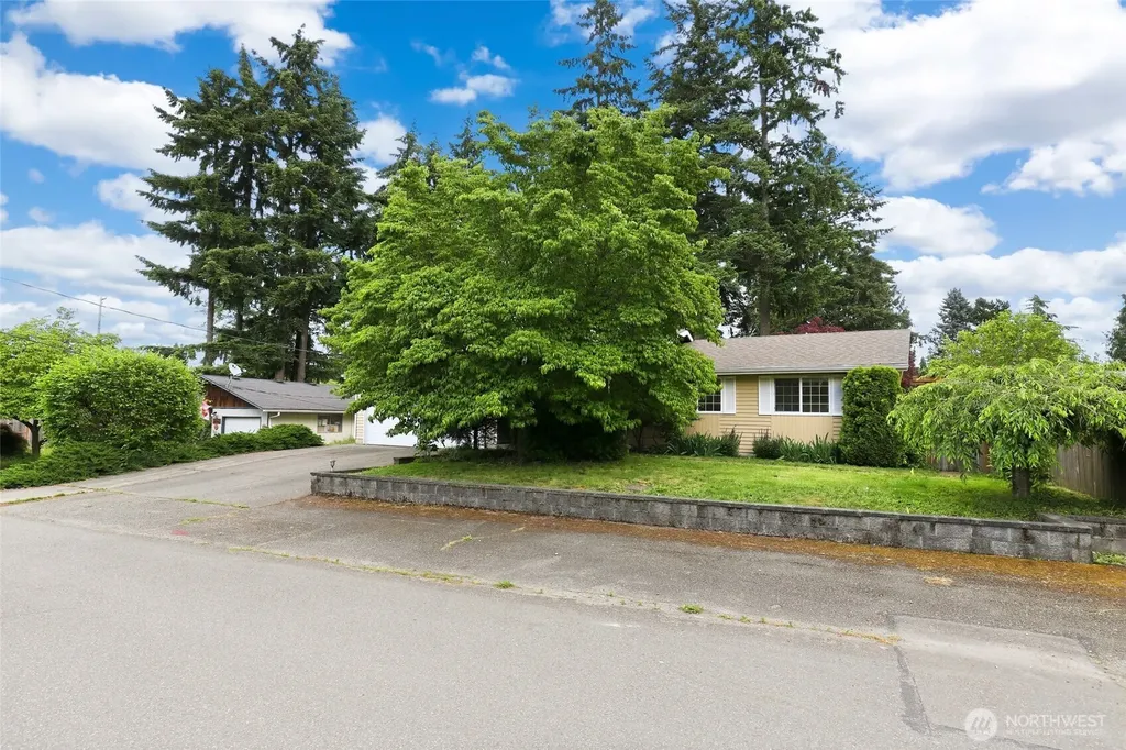 35626 13th Avenue SW Federal Way WA 98023