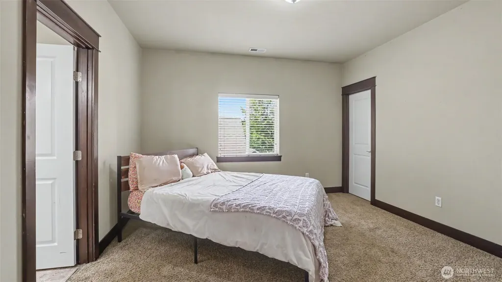 1357 Elma Place NE Renton WA 98059
