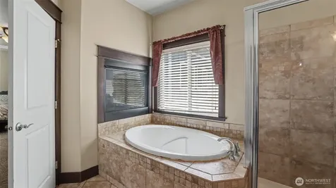1357 Elma Place NE Renton WA 98059