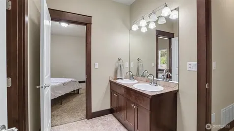 1357 Elma Place NE Renton WA 98059