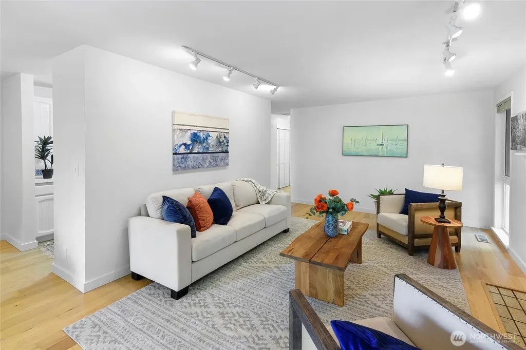 1090 Ihland Place NE Bainbridge Island WA 98110