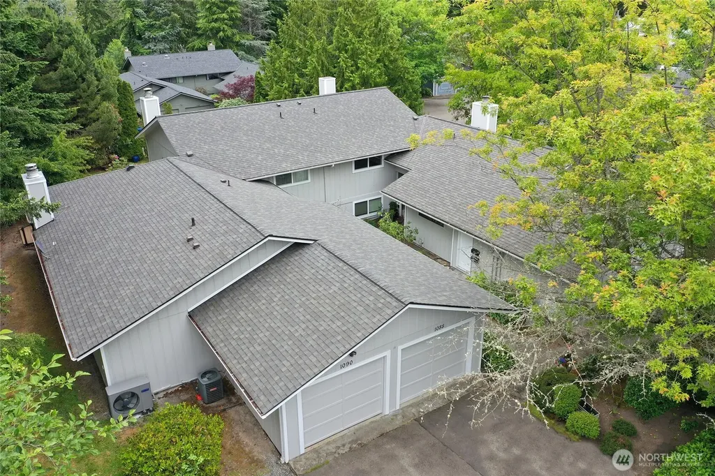 1090 Ihland Place NE Bainbridge Island WA 98110