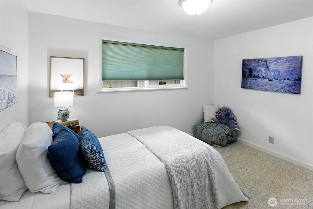1090 Ihland Place NE Bainbridge Island WA 98110