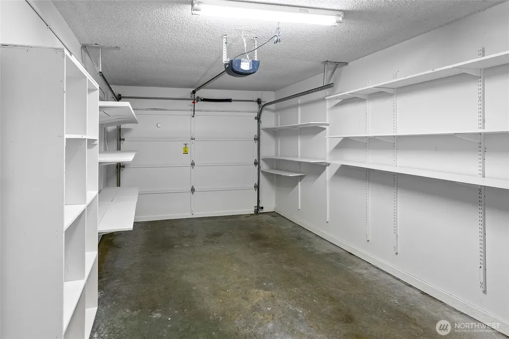 1090 Ihland Place NE Bainbridge Island WA 98110