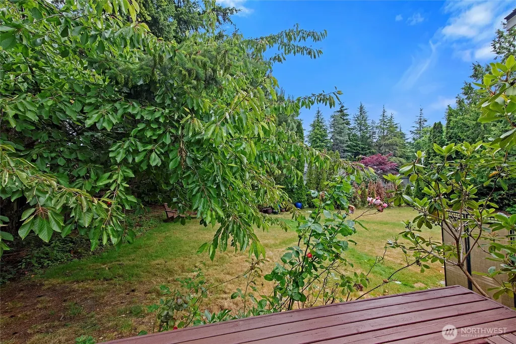 1090 Ihland Place NE Bainbridge Island WA 98110