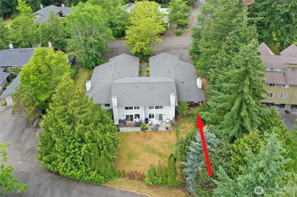 1090 Ihland Place NE Bainbridge Island WA 98110
