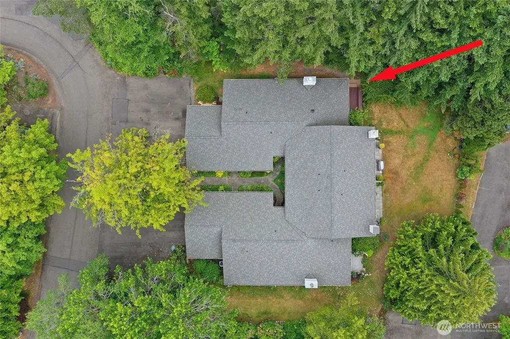 1090 Ihland Place NE Bainbridge Island WA 98110