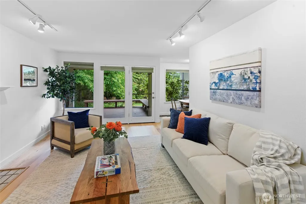 1090 Ihland Place NE Bainbridge Island WA 98110