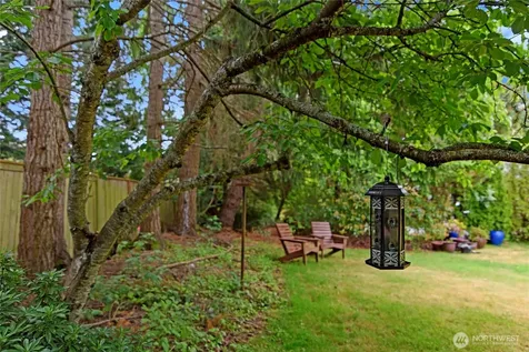 1090 Ihland Place NE Bainbridge Island WA 98110