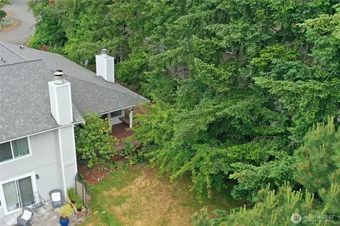 1090 Ihland Place NE Bainbridge Island WA 98110