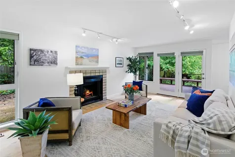 1090 Ihland Place NE Bainbridge Island WA 98110