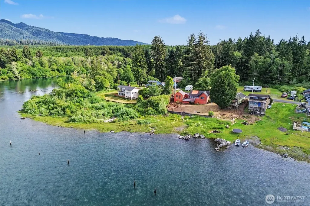 60 Lake Drive N Amanda Park WA 98526