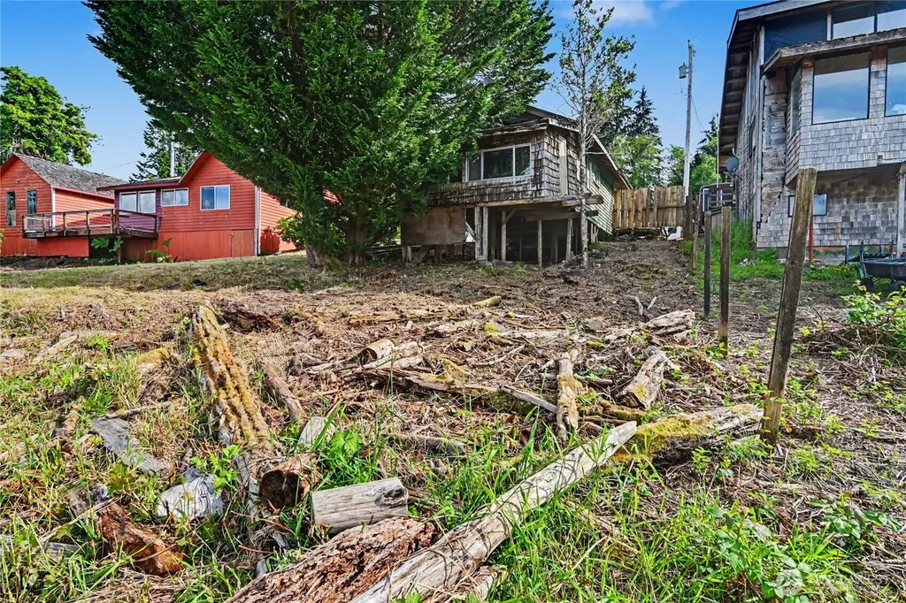 60 Lake Drive N Amanda Park WA 98526
